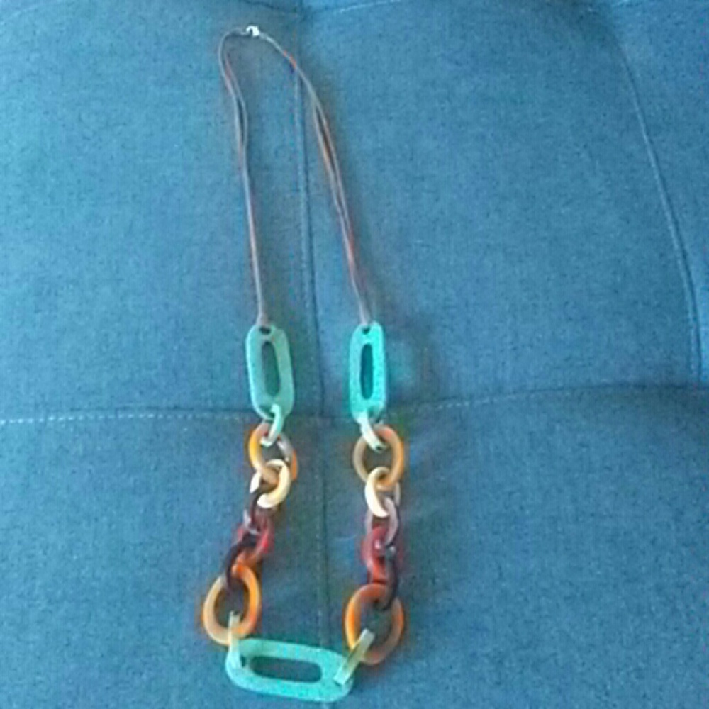 Kool necklass